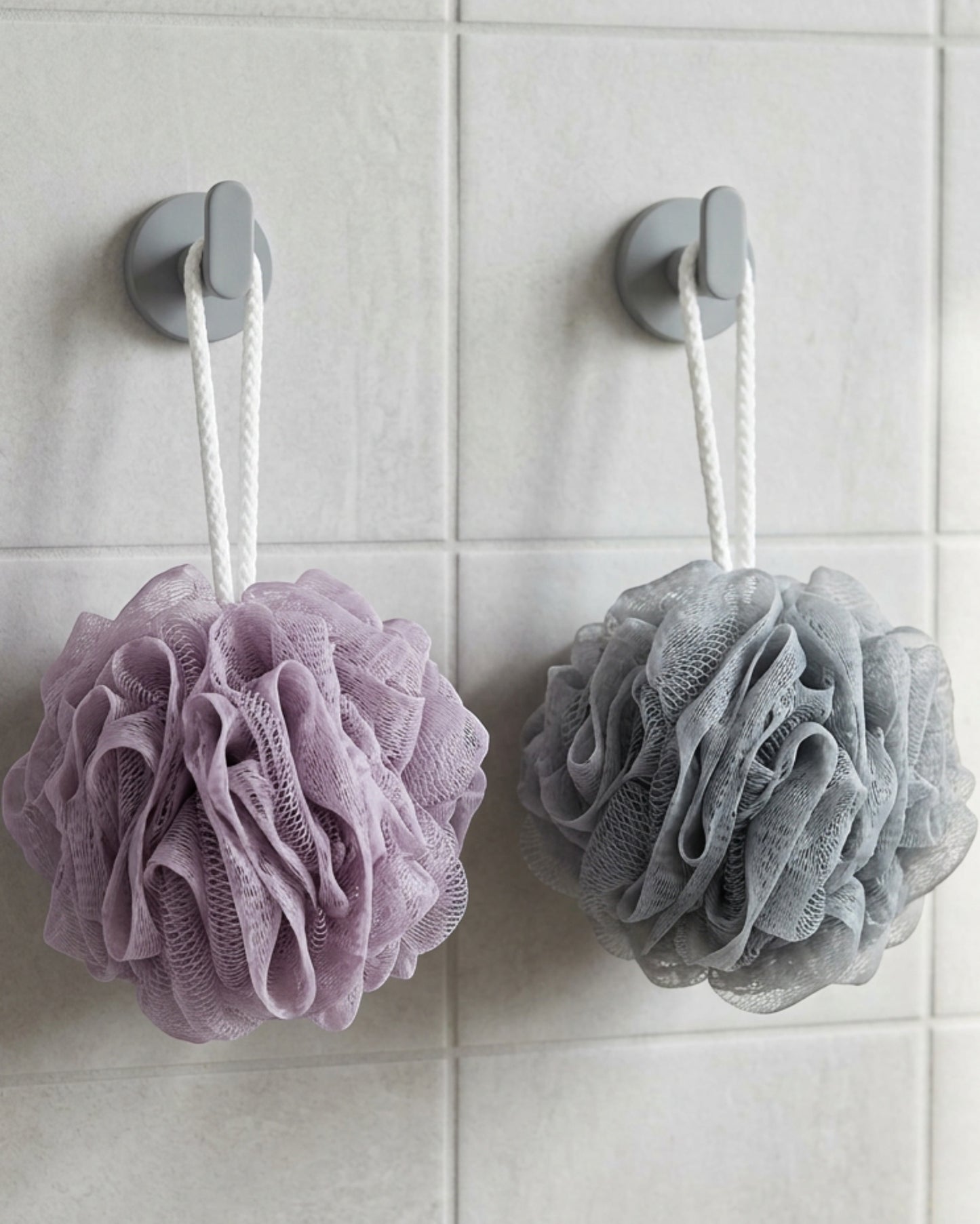 Spaie Recycled Mesh Bath Poufs 60 g Lavender Gray Set of 2 - Lifestyle view